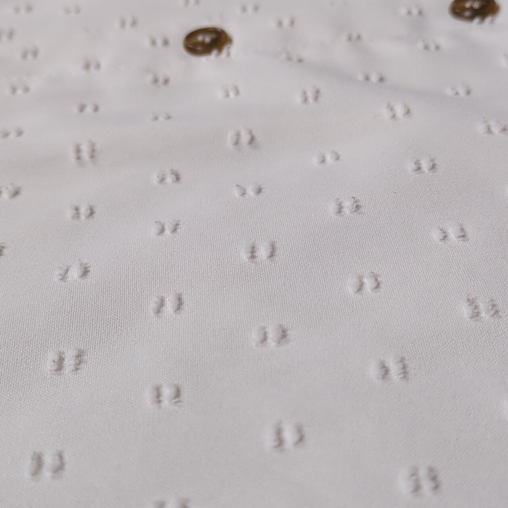 BloomChic Women's White Swiss Dot Flutter Sleeve Decorative Button Top (Size 12) - Picture 9 of 9